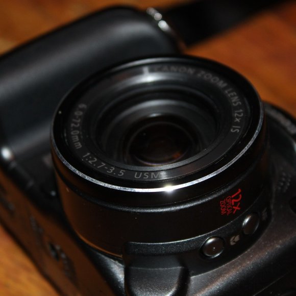 2006 Canon PowerShot S3 IS Camera w/ Bag - Picture 7 of 8